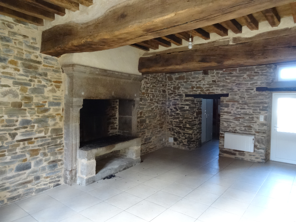A LOUER - DOL DE BRETAGNE CENTRE- MAISON - T4 - 81 m² A LOUER - DOL DE BRETAGNE CENTRE- MAISON - T4 - 81 m²