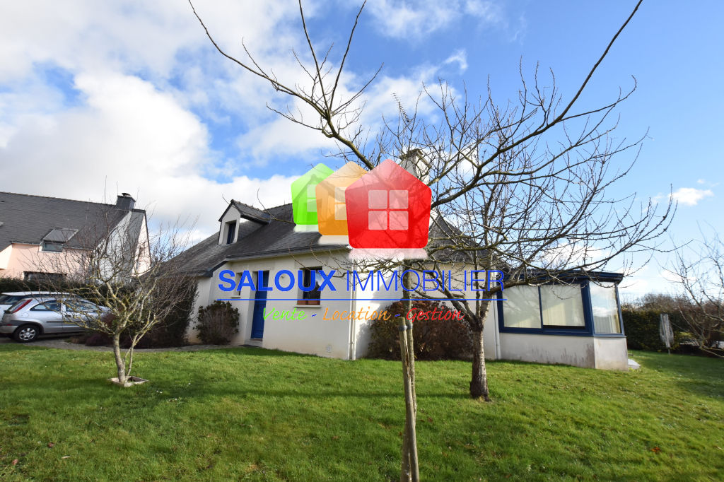 MUZILLAC, proche tous commerces Maison T5 de 131 m² hab. MUZILLAC, proche tous commerces Maison T5 de 131 m² hab.