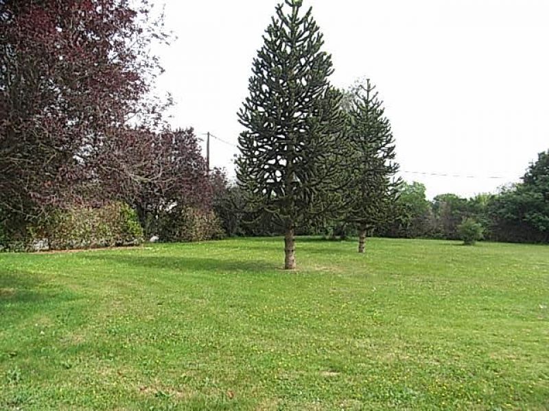 BERRIC - centre ville - terrain de 750 m� environ