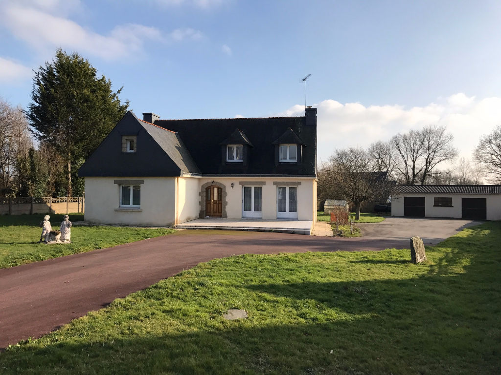 ARZAL Centre, maison 170 m² hab. sur terrain de 2729 m² ARZAL Centre, maison 170 m² hab. sur terrain de 2729 m²