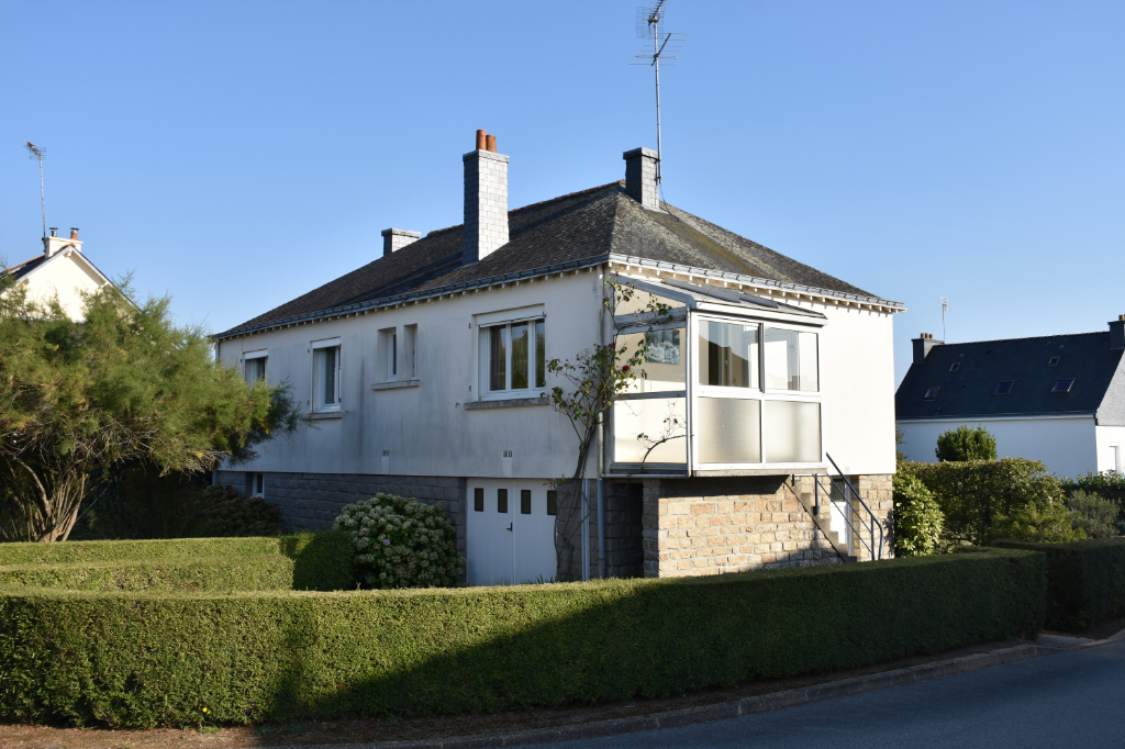 A VENDRE - MUZILLAC, emplacement rare en coeur de ville A VENDRE - MUZILLAC, emplacement rare en coeur de ville