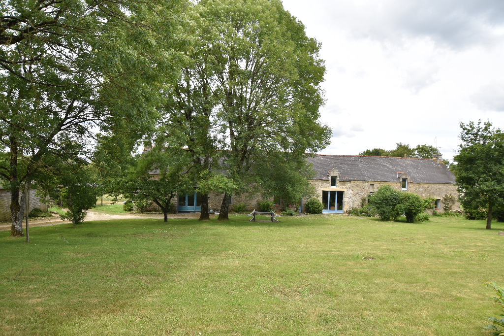 Noyal-muzillac Longère T8 de 300 m2 Noyal-muzillac Longère T8 de 300 m2