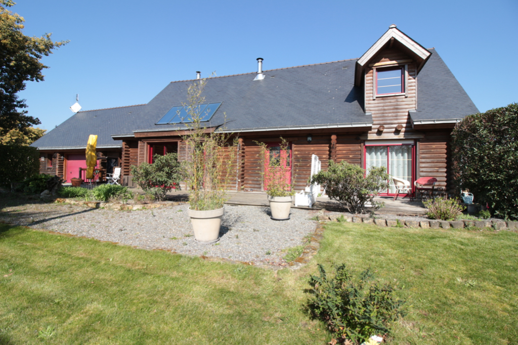 A VENDRE - PEAULE - MAISON CONTEMPORAINE EN RONDIN T7 A VENDRE - PEAULE - MAISON CONTEMPORAINE EN RONDIN T7
