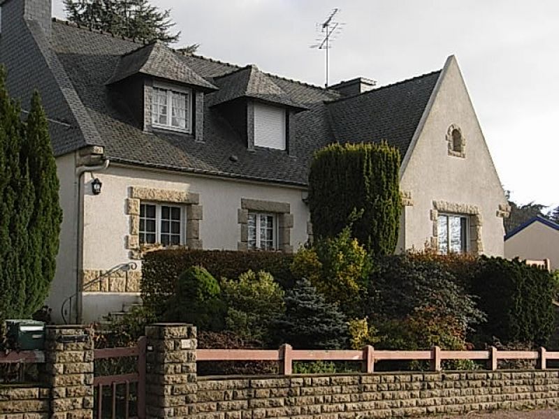 MUZILLAC, les commerces � pied