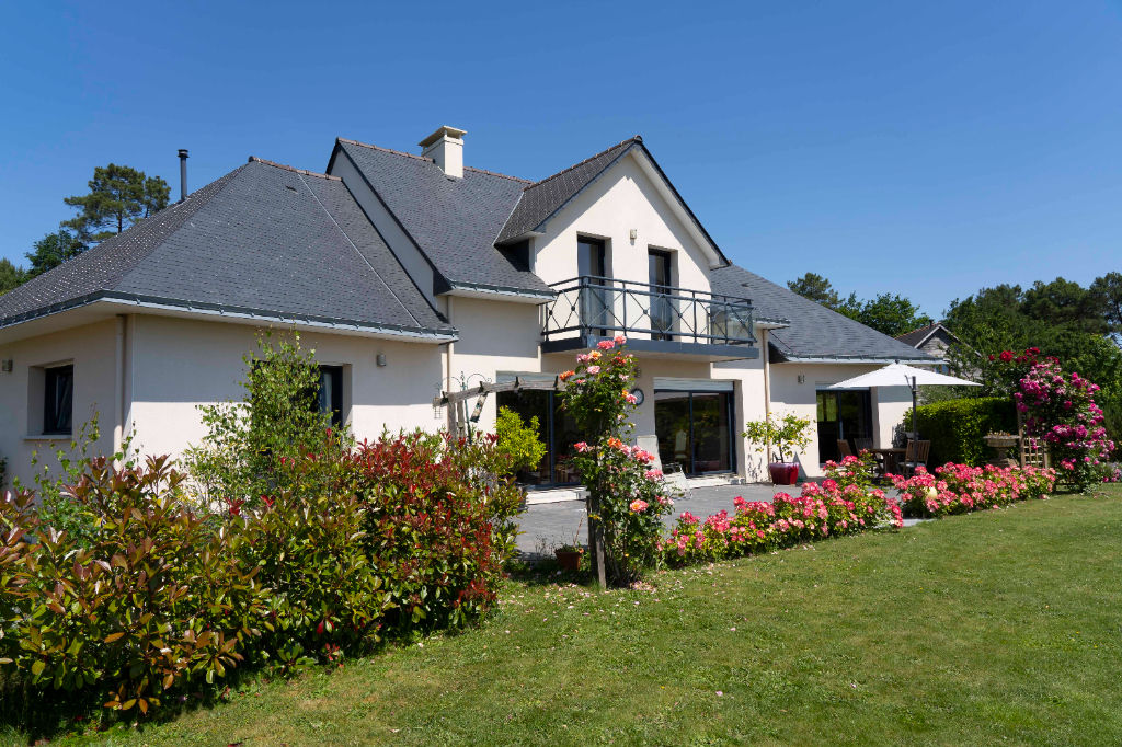 BEGANNE Maison contemporaine T5 de 175 m2 BEGANNE Maison contemporaine T5 de 175 m2