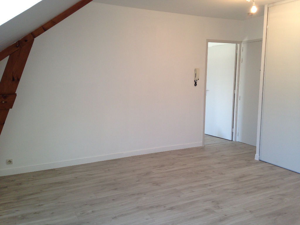 RÉPUBLIQUE - Appartement 2 pièces RÉPUBLIQUE - Appartement 2 pièces
