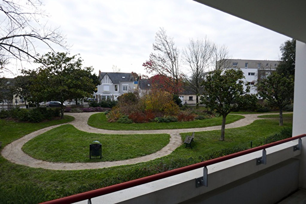 Appartement 3 chambres centre ville. les plus « la vue sur parc et le tout à pieds » Appartement 3 chambres centre ville. les plus « la vue sur parc et le tout à pieds »