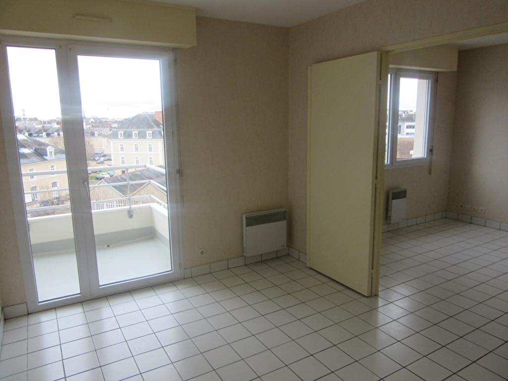 A LOUER- T2 avec garage et balcon - RENNES Arsenal Redon A LOUER- T2 avec garage et balcon - RENNES Arsenal Redon