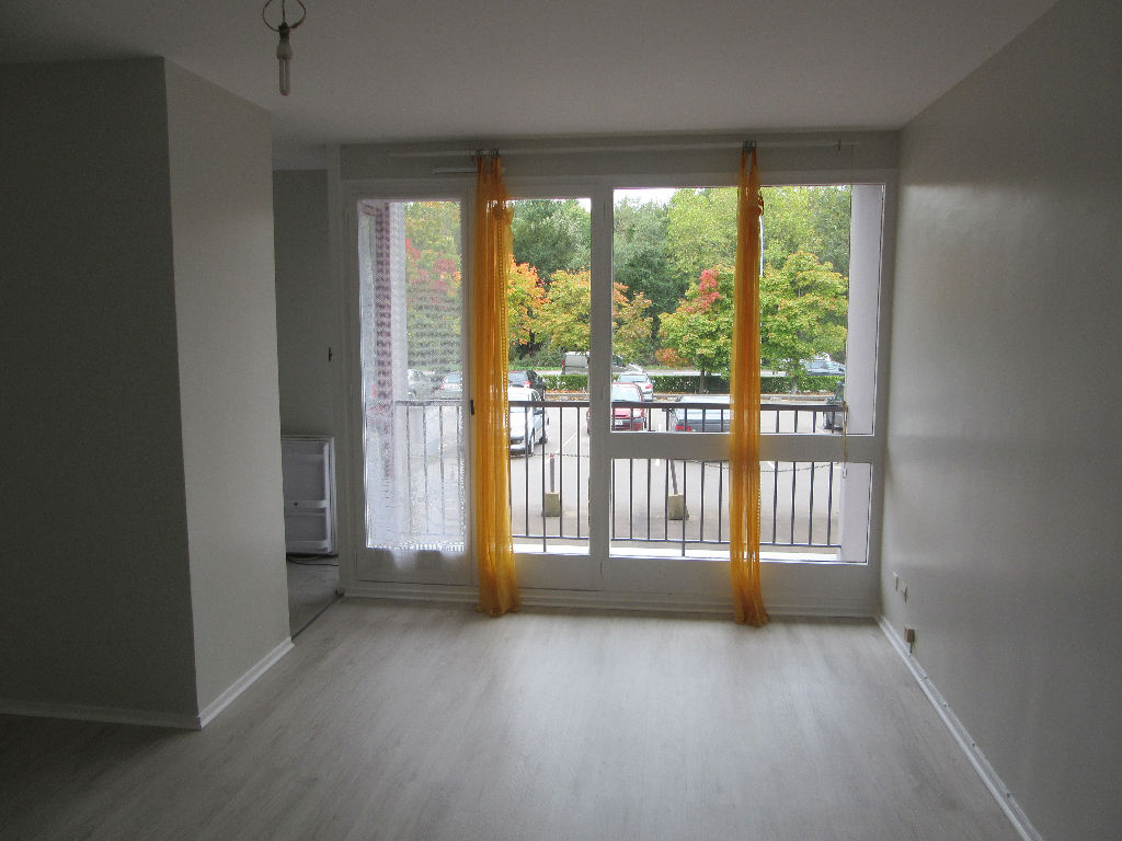 A LOUER- Studio avec parking - RENNES BEAULIEU A LOUER- Studio avec parking - RENNES BEAULIEU