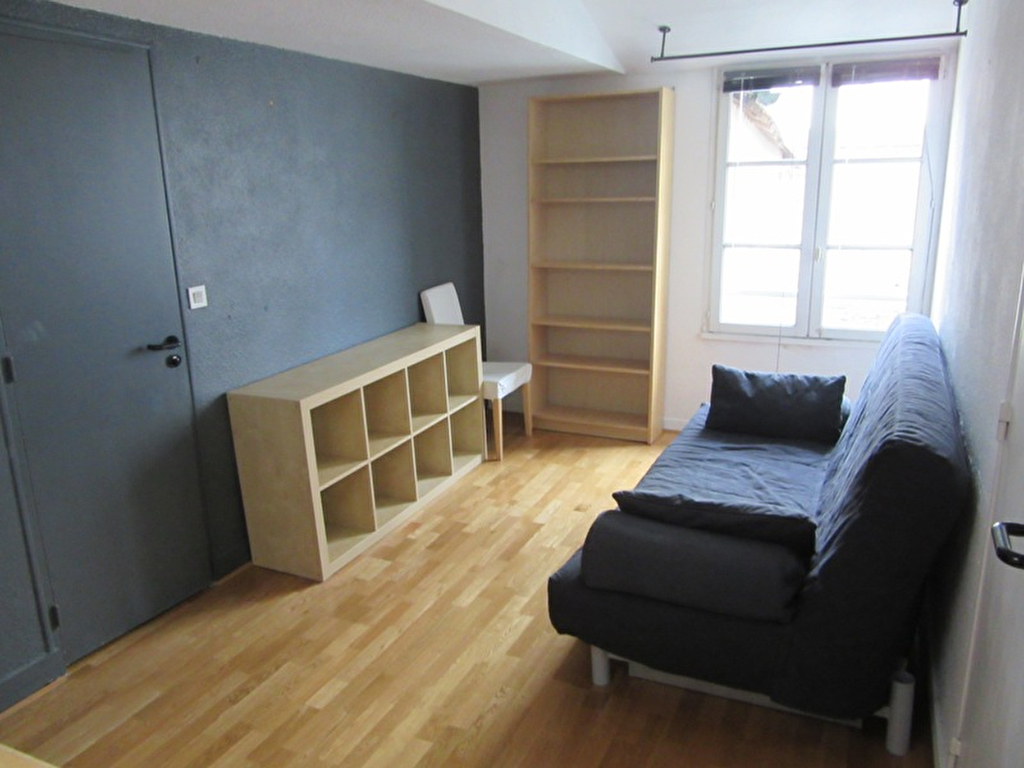 A louer STUDIO MEUBLE - RENNES Centre ville A louer STUDIO MEUBLE - RENNES Centre ville