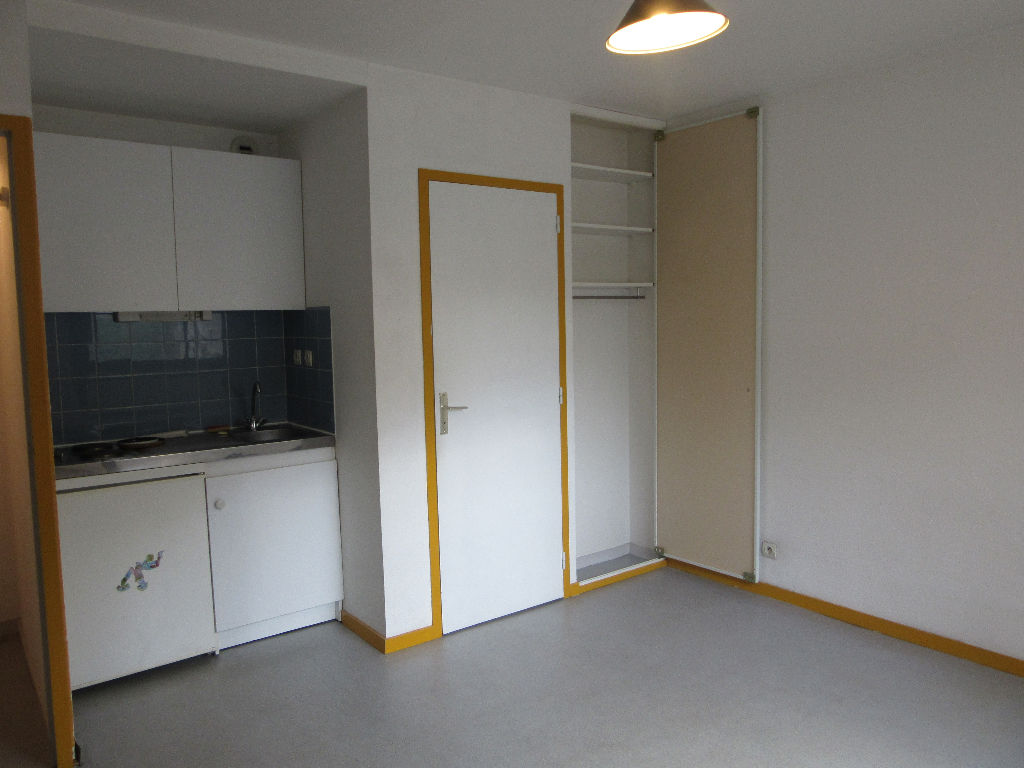 A LOUER- STUDIO - RENNES Nord St-Martin A LOUER- STUDIO - RENNES Nord St-Martin