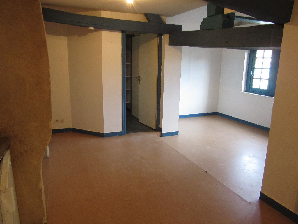 A LOUER- T2 DUPLEX - RENNES Hyper centre A LOUER- T2 DUPLEX - RENNES Hyper centre