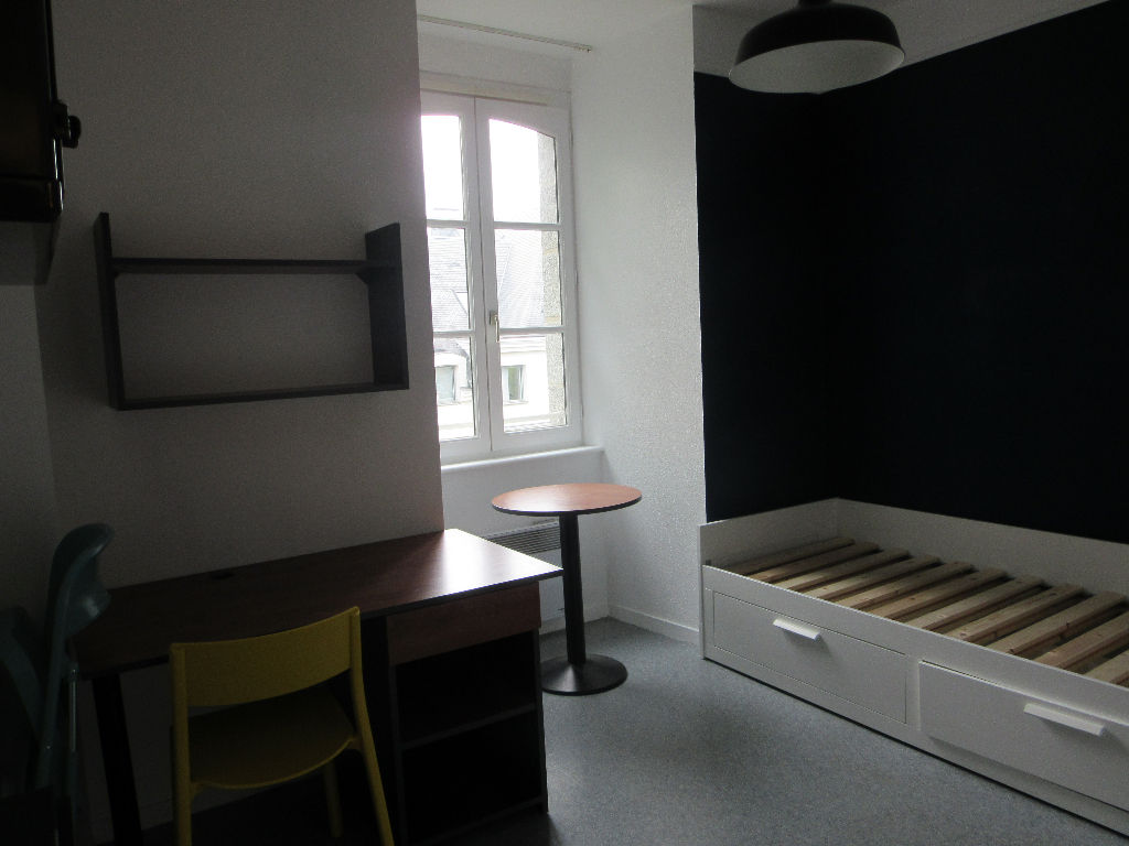 A LOUER- STUDIO MEUBLE - RENNES Centre ville A LOUER- STUDIO MEUBLE - RENNES Centre ville