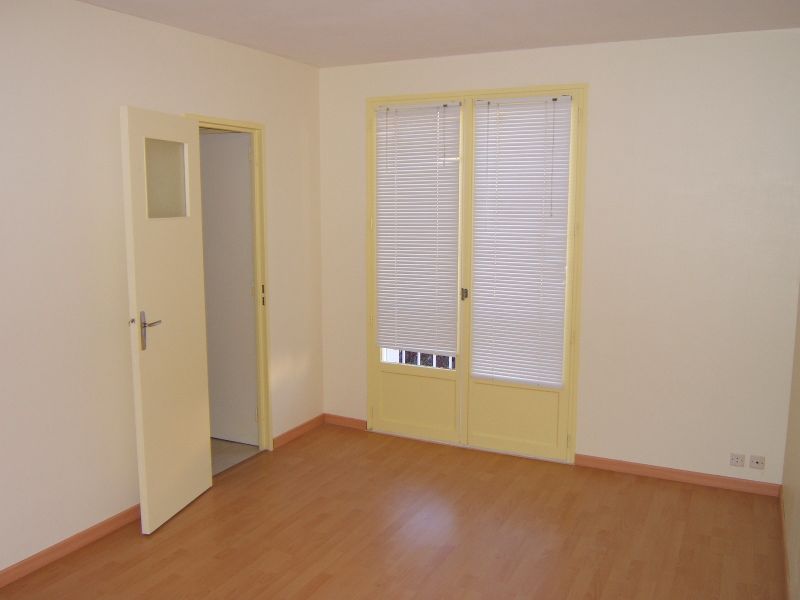 A LOUER- CHAMBRE avec parking- RENNES Beaulieu A LOUER- CHAMBRE avec parking- RENNES Beaulieu