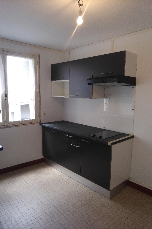 A LOUER- T2 - RENNES proche Fac de Droit A LOUER- T2 - RENNES proche Fac de Droit