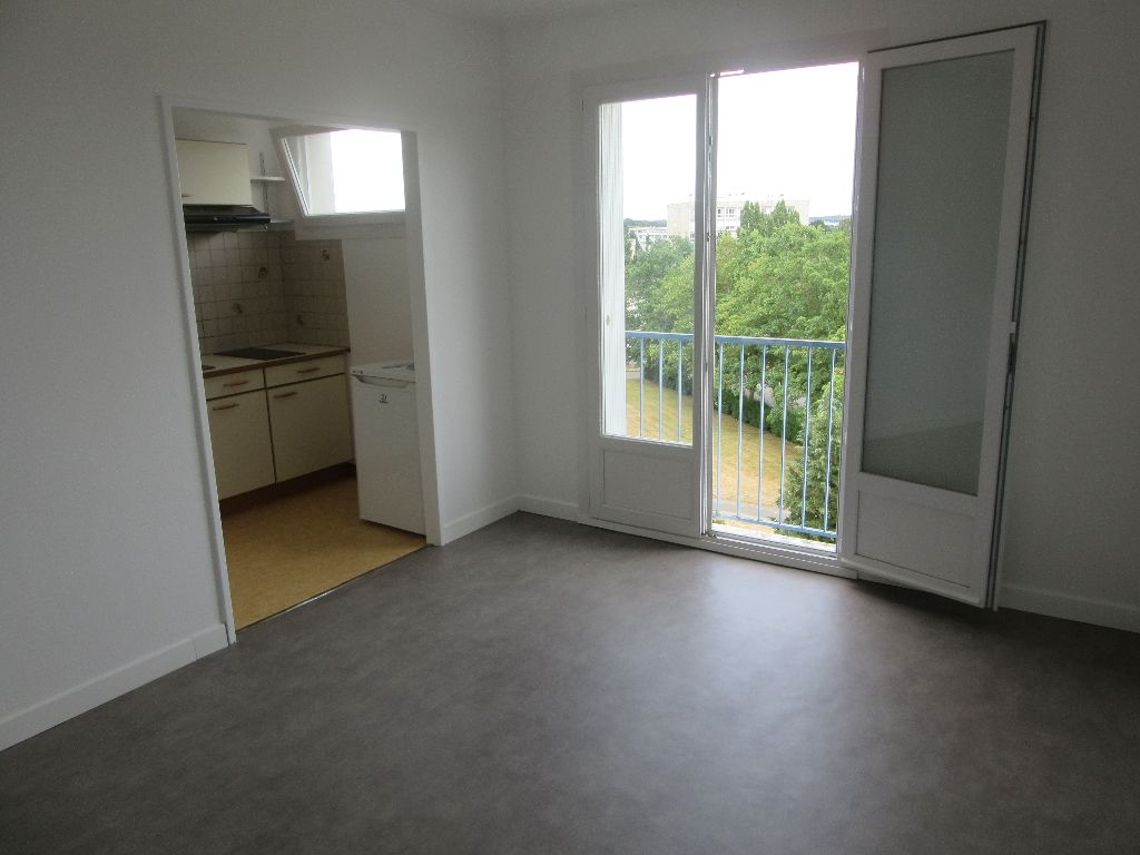 A LOUER- STUDIO avec parking - RENNES Beaulieu A LOUER- STUDIO avec parking - RENNES Beaulieu
