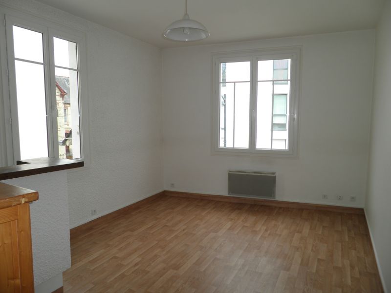 A LOUER- Studio - RENNES Proche fac de droit A LOUER- Studio - RENNES Proche fac de droit