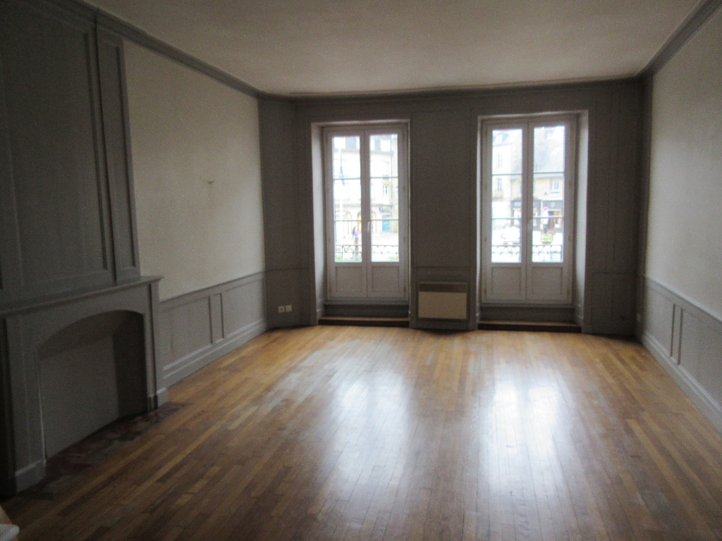 Appartement Fougeres 4 pièce(s) 105 m2 en duplex Appartement Fougeres 4 pièce(s) 105 m2 en duplex