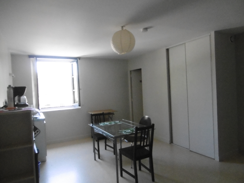 Appartement Fougeres 1 pièce(s) 25 m2 Appartement Fougeres 1 pièce(s) 25 m2