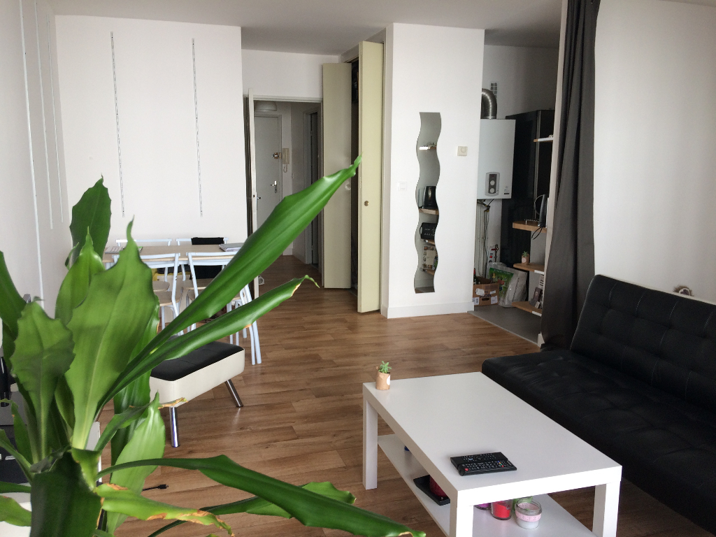 Appartement 1 pièce(s) 40 m2 - CENTRE Appartement 1 pièce(s) 40 m2 - CENTRE