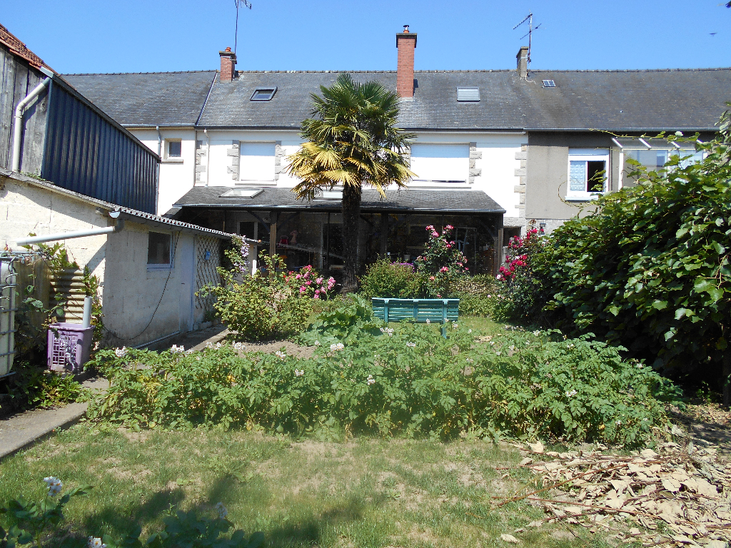 Maison Fougeres 8 pièces 180 m². Maison Fougeres 8 pièces 180 m².