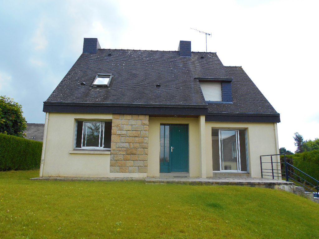 Maison Fougeres 7 pièces 120 m². Maison Fougeres 7 pièces 120 m².