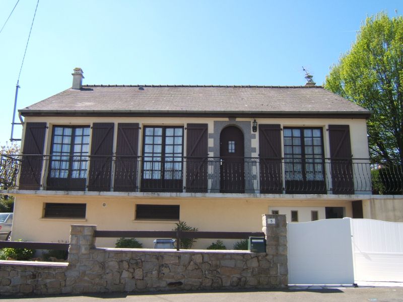 MONTREUIL LE GAST Maison T5