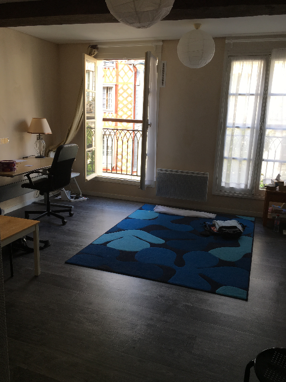 COMPROMIS COGIR EN COURS - RENNES, centre ville Studio 30 m2 COMPROMIS COGIR EN COURS - RENNES, centre ville Studio 30 m2
