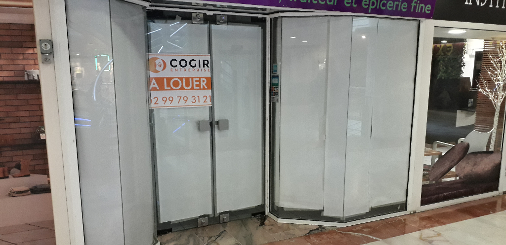 A louer - Local commercial dans Centre commercial A louer - Local commercial dans Centre commercial