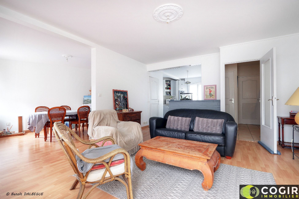 Appartement T5 DUPLEX 105m² - LE RHEU Appartement T5 DUPLEX 105m² - LE RHEU