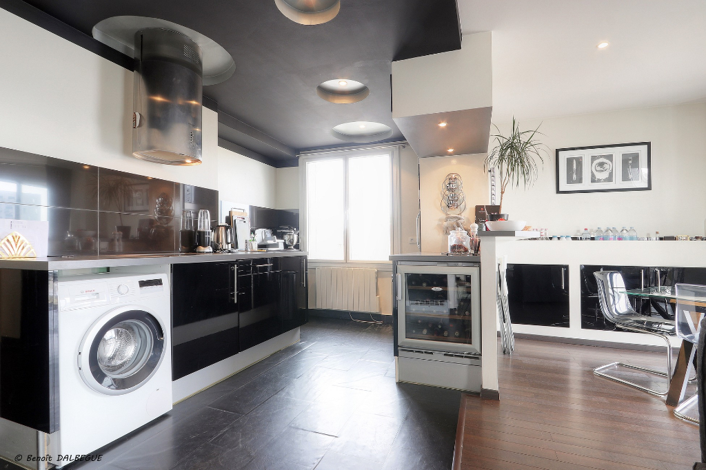 Exclusivité COGIR Centre ville Grand type 3 en Duplex. Exclusivité COGIR Centre ville Grand type 3 en Duplex.