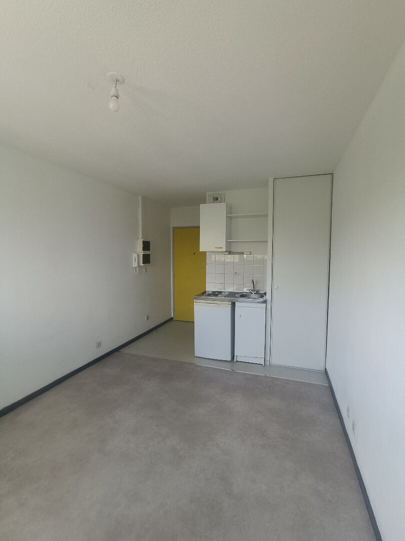 A LOUER- STUDIO - RENNES Beaulieu A LOUER- STUDIO - RENNES Beaulieu
