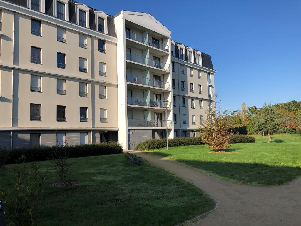 Type 2 Cesson Sevigné de 45 m² avec balcon et garage. Type 2 Cesson Sevigné de 45 m² avec balcon et garage.