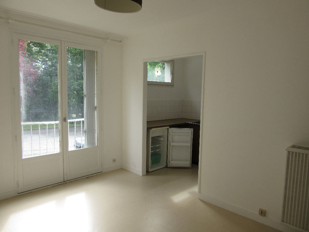 A LOUER- STUDIO avec Parking - RENNES Beaulieu A LOUER- STUDIO avec Parking - RENNES Beaulieu