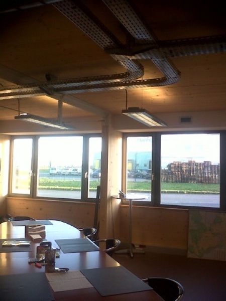 Local d'activit� Saint Divy 450 m2