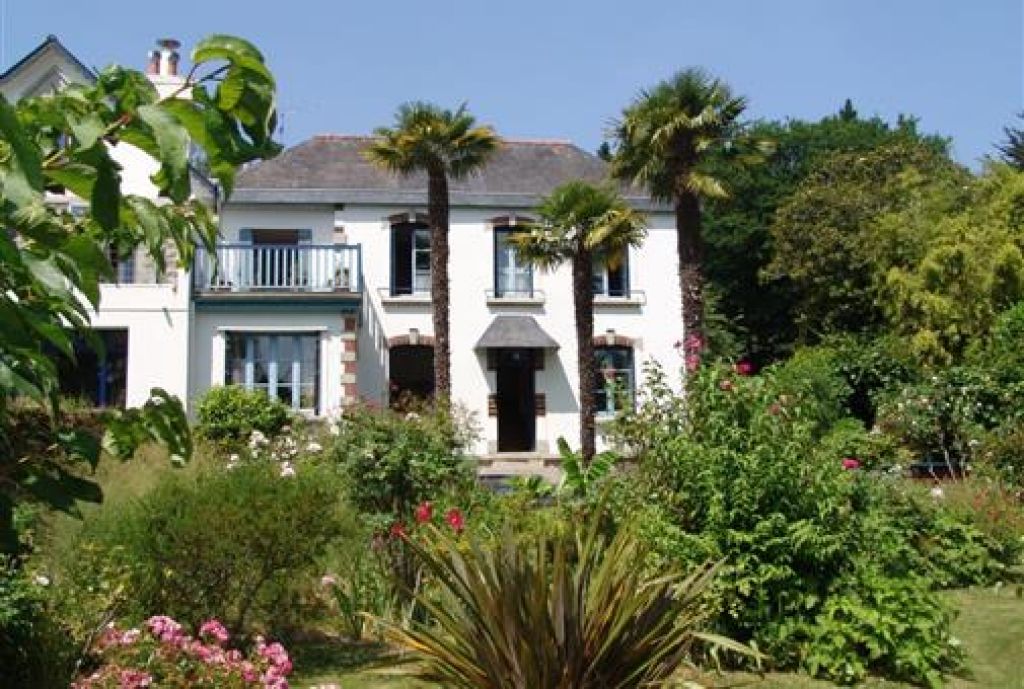 Et...juste devant coule l'Aven ! 564&nbsp;300&nbsp;�