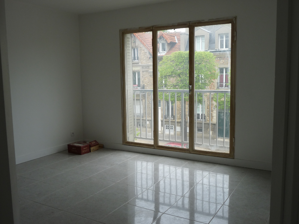 Versailles Montreuil - Bd r�publique grand et beau studio 35m� + parking ext�rieur