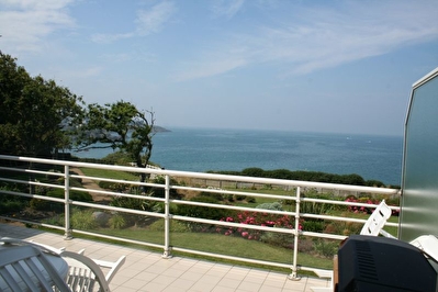 Appartement de standing T2 avec terrasse de 130 m� vue mer !!
