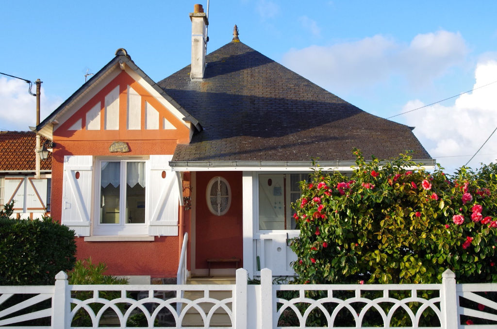 MAISON A VENDRE ETABLES SUR MER : EMPLACEMENT CENTRAL ! MAISON A VENDRE ETABLES SUR MER : EMPLACEMENT CENTRAL !