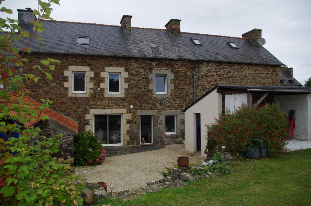 A VENDRE MAISON ETABLES SUR MER : EMPLACEMENT CENTRAL A VENDRE MAISON ETABLES SUR MER : EMPLACEMENT CENTRAL