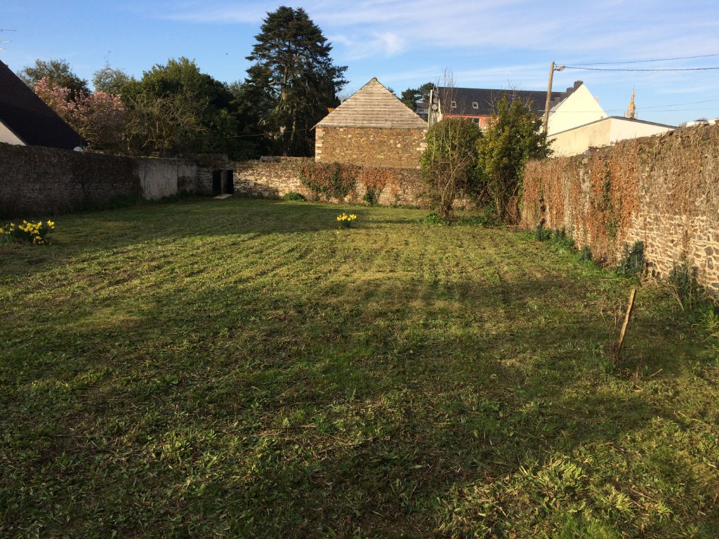 TERRAIN CONSTRUCTIBLE A VENDRE : BINIC CENTRE ! TERRAIN CONSTRUCTIBLE A VENDRE : BINIC CENTRE !