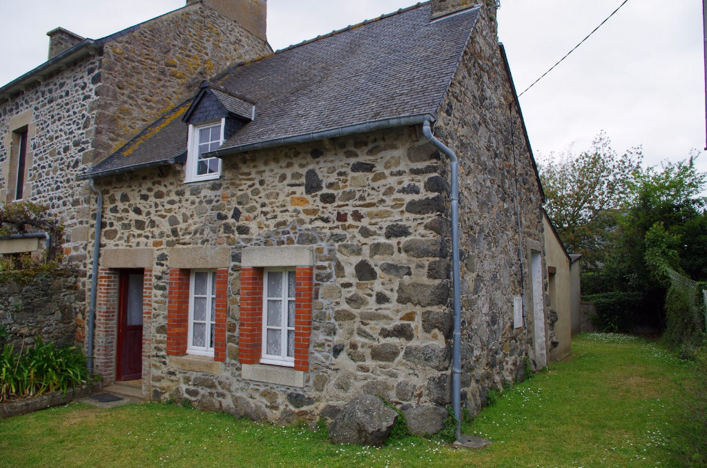 TREVENEUC : A VENDRE MAISON EN PIERRE ! TREVENEUC : A VENDRE MAISON EN PIERRE !