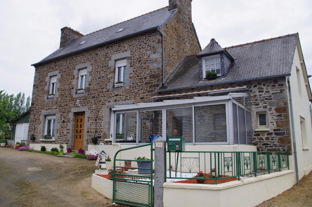 MAISON A VENDRE TREGOMEUR : LE CHARME DE LA PIERRE ! MAISON A VENDRE TREGOMEUR : LE CHARME DE LA PIERRE !