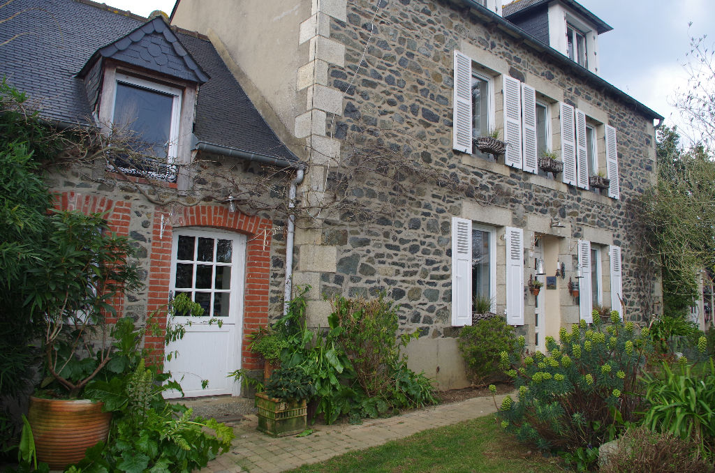PLOURHAN : A VENDRE CHARMANTE MAISON EN PIERRE ! PLOURHAN : A VENDRE CHARMANTE MAISON EN PIERRE !