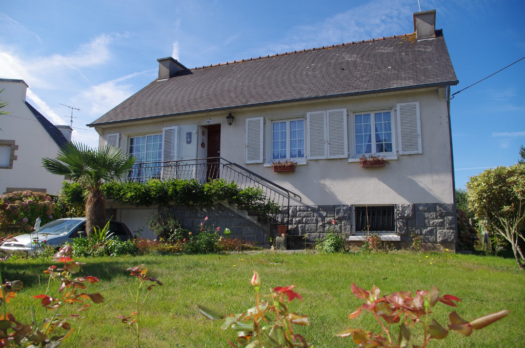 PLOUHA : A VENDRE MAISON PROCHE DU BOURG EN VIAGER ! PLOUHA : A VENDRE MAISON PROCHE DU BOURG EN VIAGER !