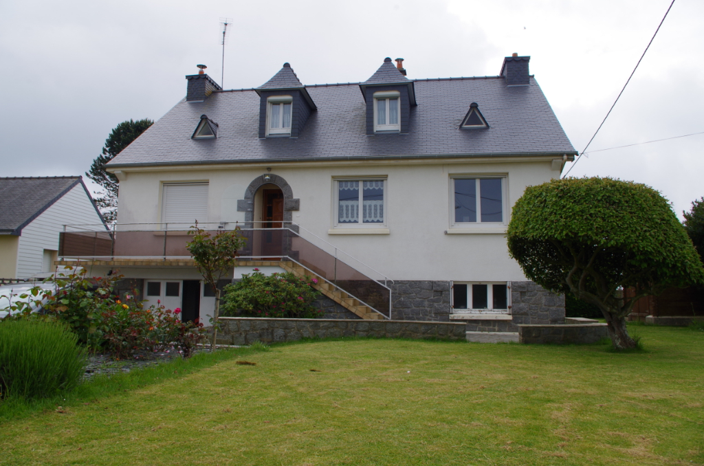 PLOUHA - A VENDRE MAISON PROCHE DU BOURG ! PLOUHA - A VENDRE MAISON PROCHE DU BOURG !