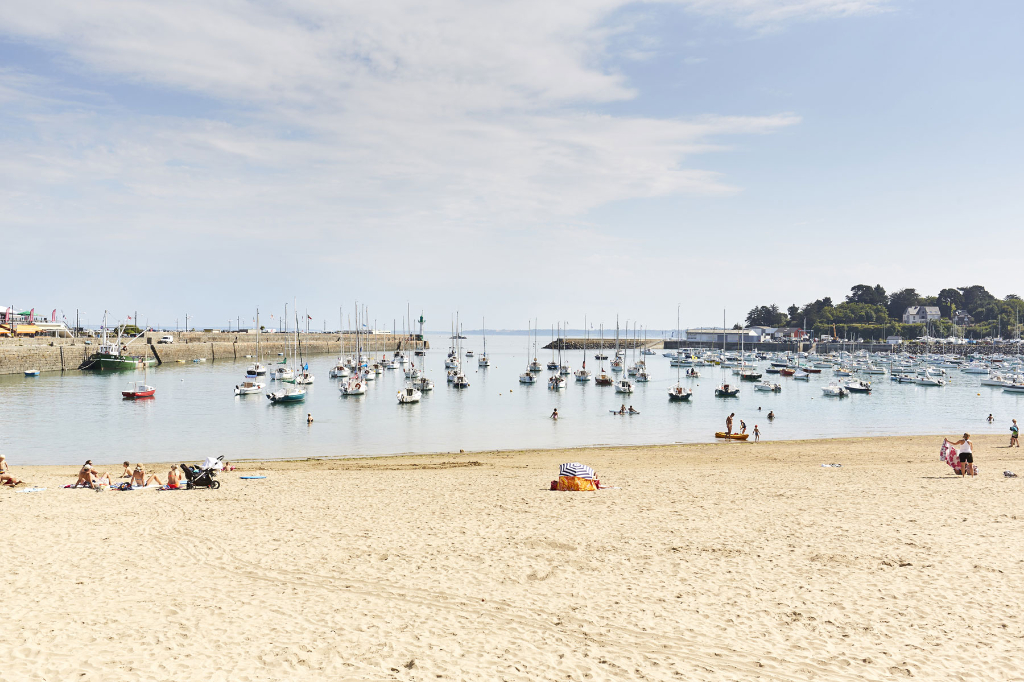 LOCATION SAISONNIERE : APPARTEMENT VUE MER SAINT-QUAY LOCATION SAISONNIERE : APPARTEMENT VUE MER SAINT-QUAY