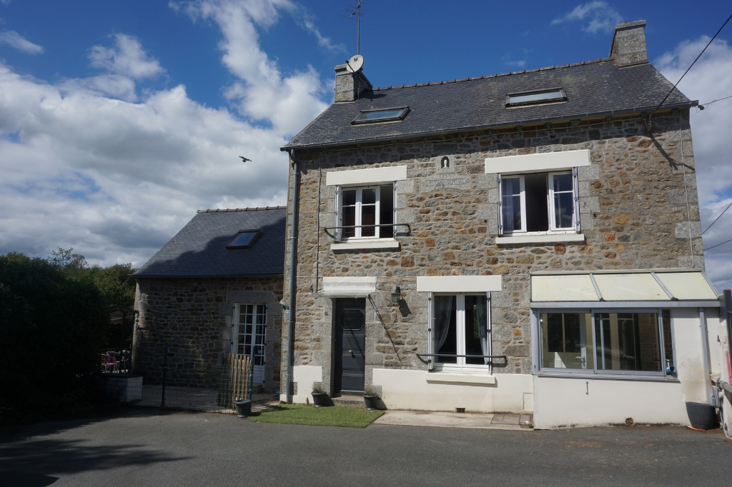PLEDRAN : A VENDRE MAISON EN PIERRE ! PLEDRAN : A VENDRE MAISON EN PIERRE !