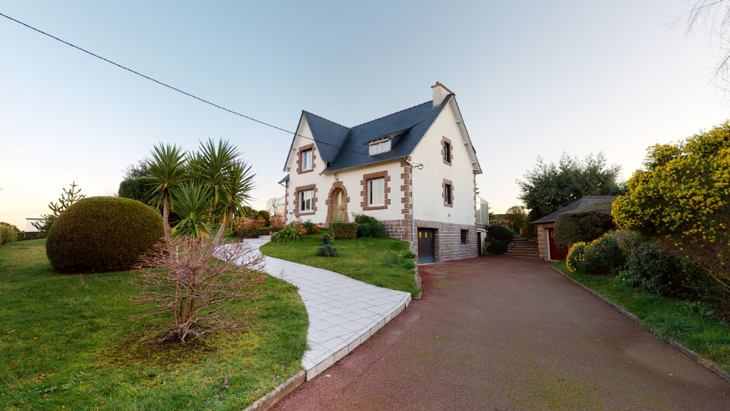 SAINT QUAY PORTRIEUX : A VENDRE MAISON AUX BEAUX VOLUMES ! SAINT QUAY PORTRIEUX : A VENDRE MAISON AUX BEAUX VOLUMES !