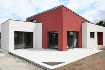 Tr�veneuc, maison en pierres dans impasse